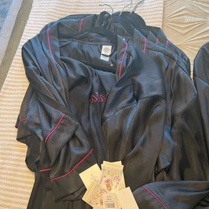 5 (NWT) Bridesmaids Bathrobes Size S but I think they can fit M and L as well